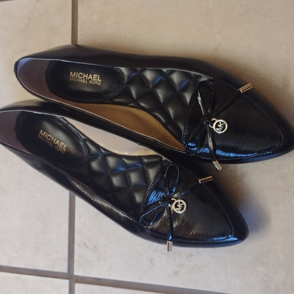 MICHAEL Michael Kors Shoes - *FinalPrice* Michael Kors black patent leather flats with point toe